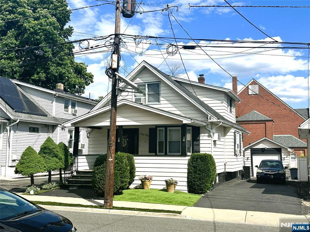 176 N 12th Street - Photo 1