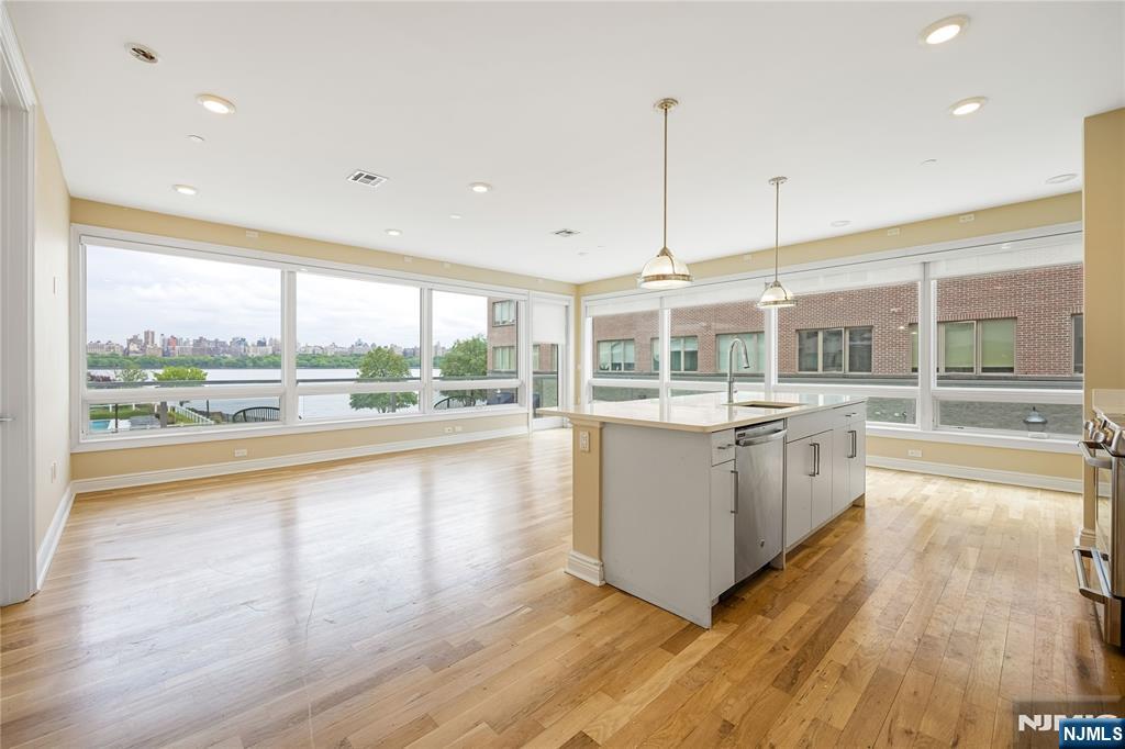 15 Somerset Lane 101 - Photo 1