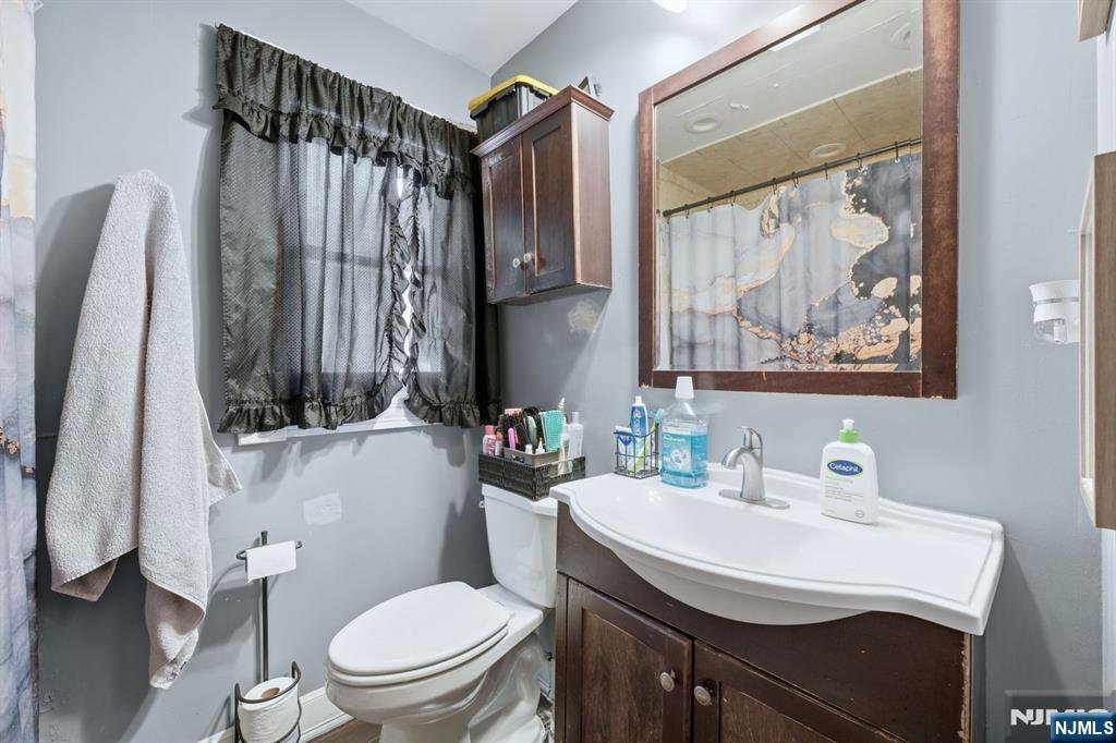 95 Cedar Avenue, Hackensack, NJ 07601 Listing Photo  9