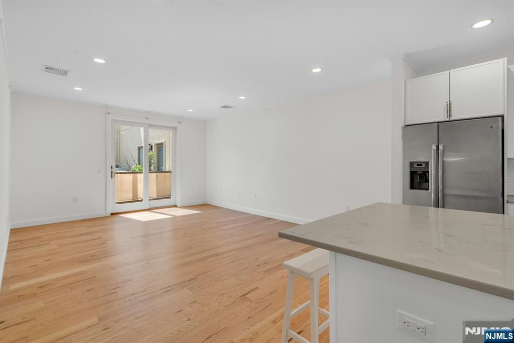 11 Madison Avenue 204 - Photo 2