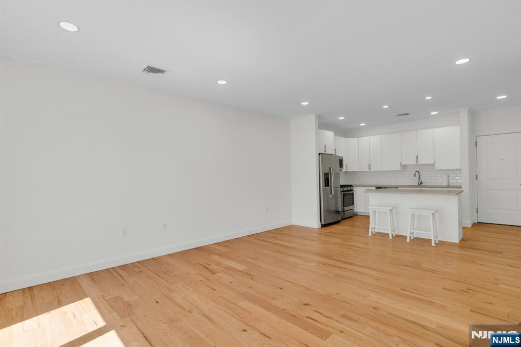 11 Madison Avenue 204 - Photo 5