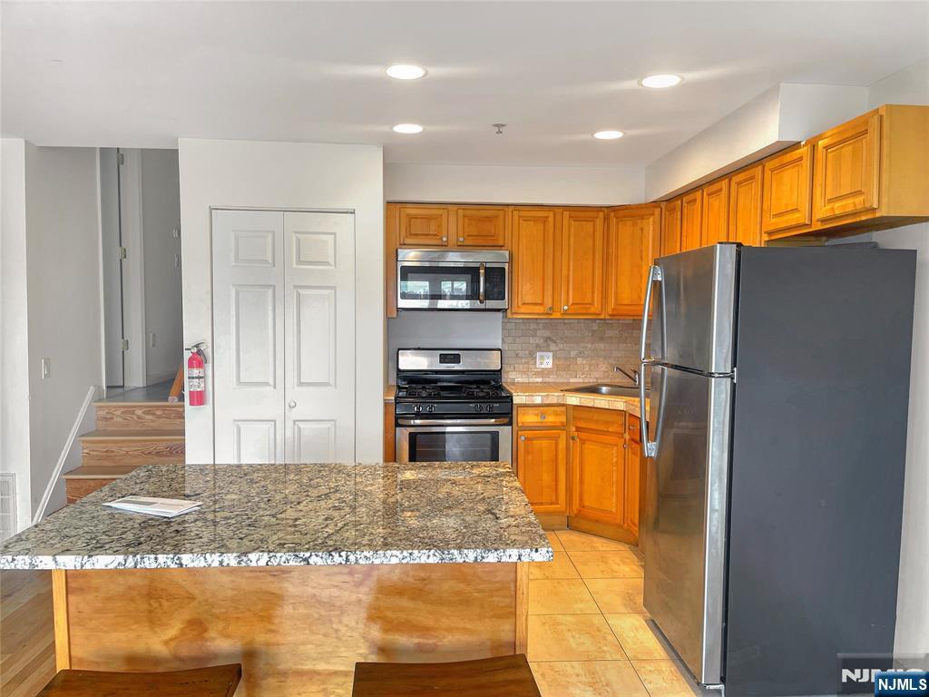 8913 Riverside Place 3 - Photo 5