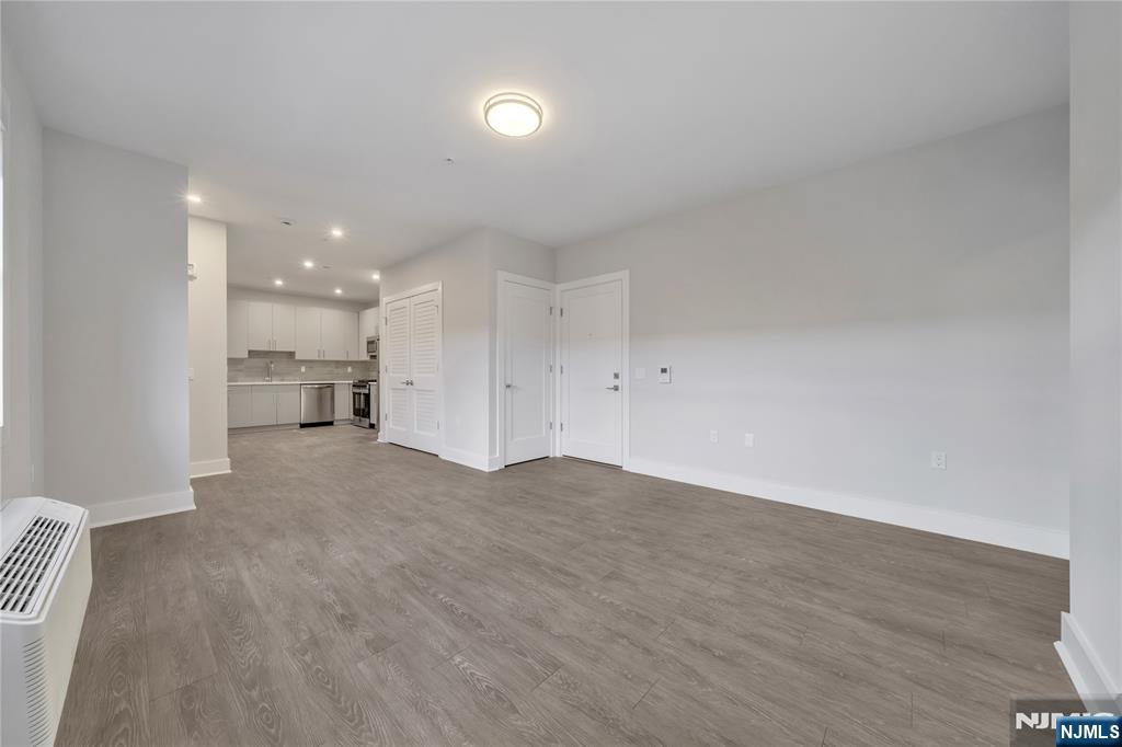 491 Walker Street 3C - Photo 2