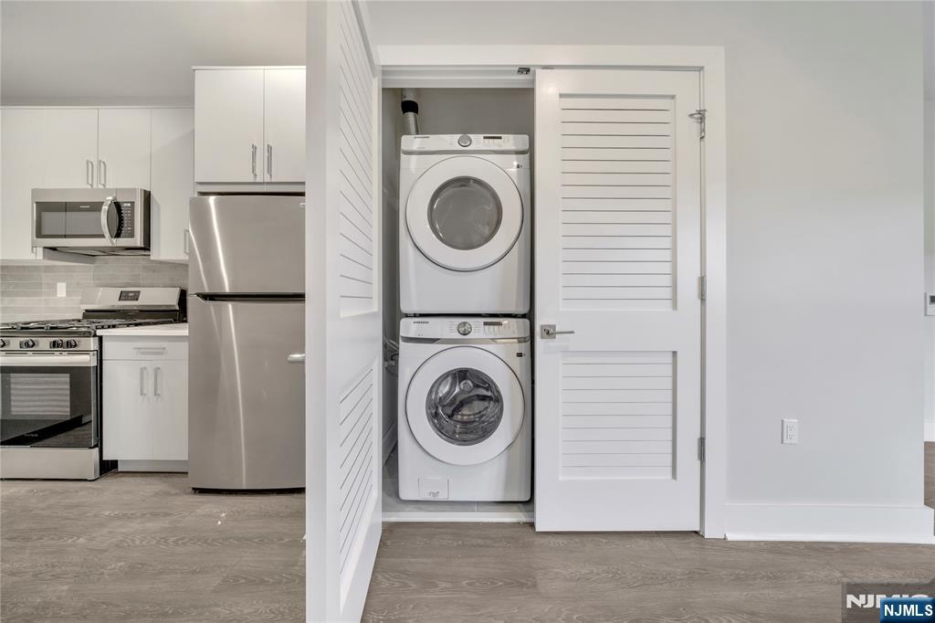 491 Walker Street 3C - Photo 3