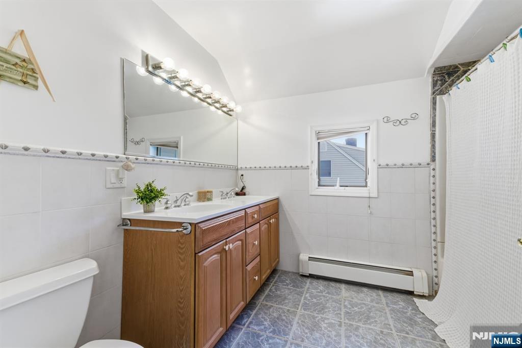Homes for sale in Hawthorne, NJ | 72 Forest Ave, Hawthorne, NJ 07506 | MLS# 26018061