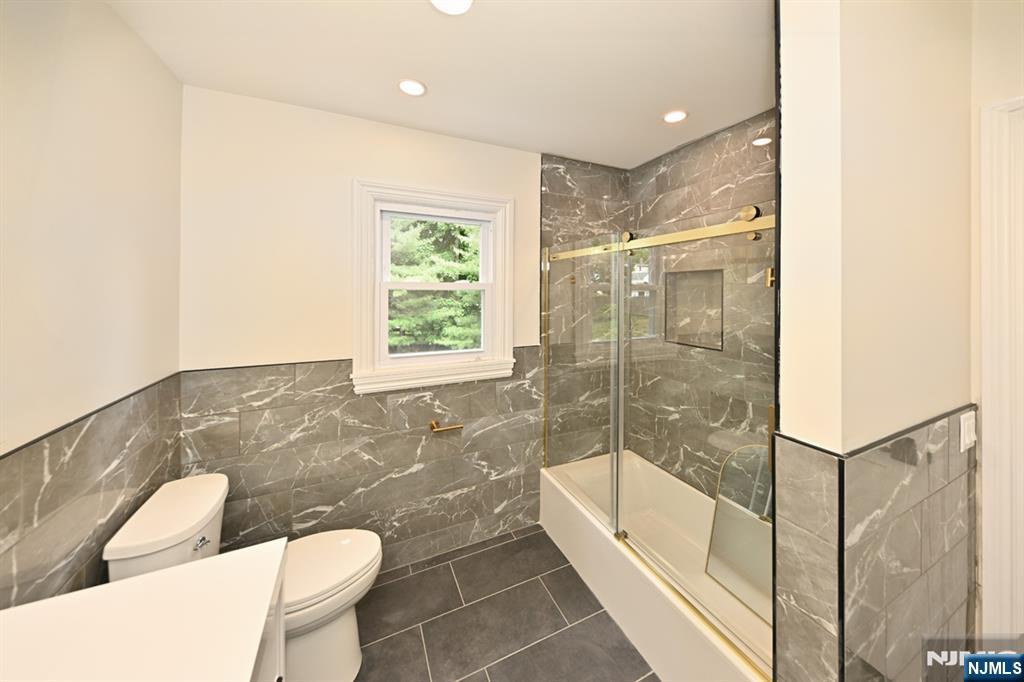 Primary Full Bath