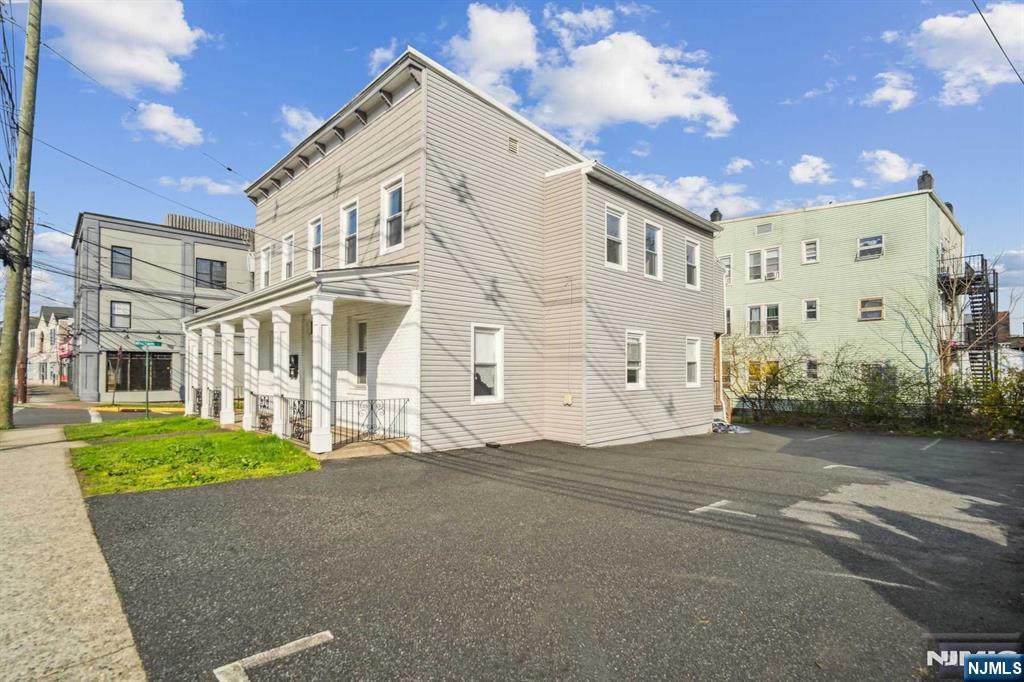 143 Valley Road 1R - Photo 14