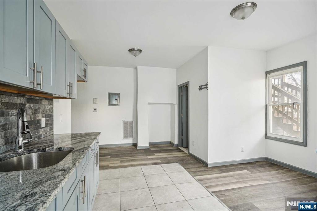 143 Valley Road 1R - Photo 3