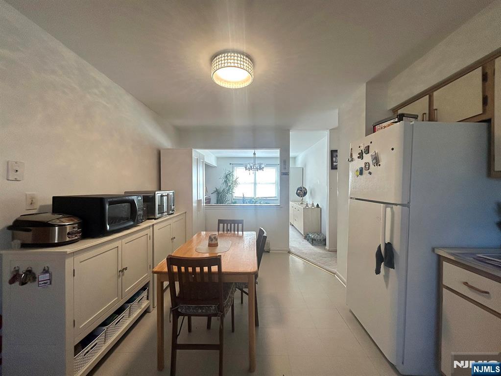 525 Stuyvesant Avenue — photo 12