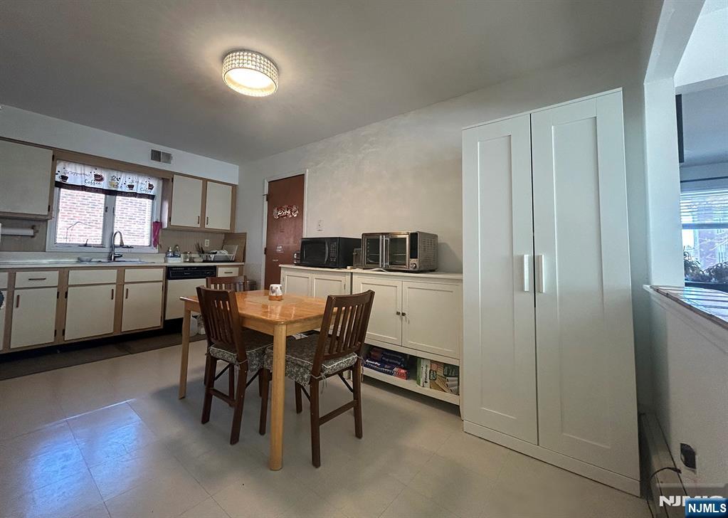 525 Stuyvesant Avenue — photo 13