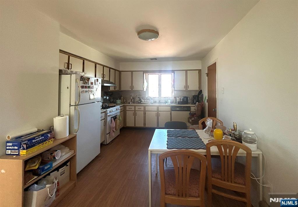 525 Stuyvesant Avenue — photo 26
