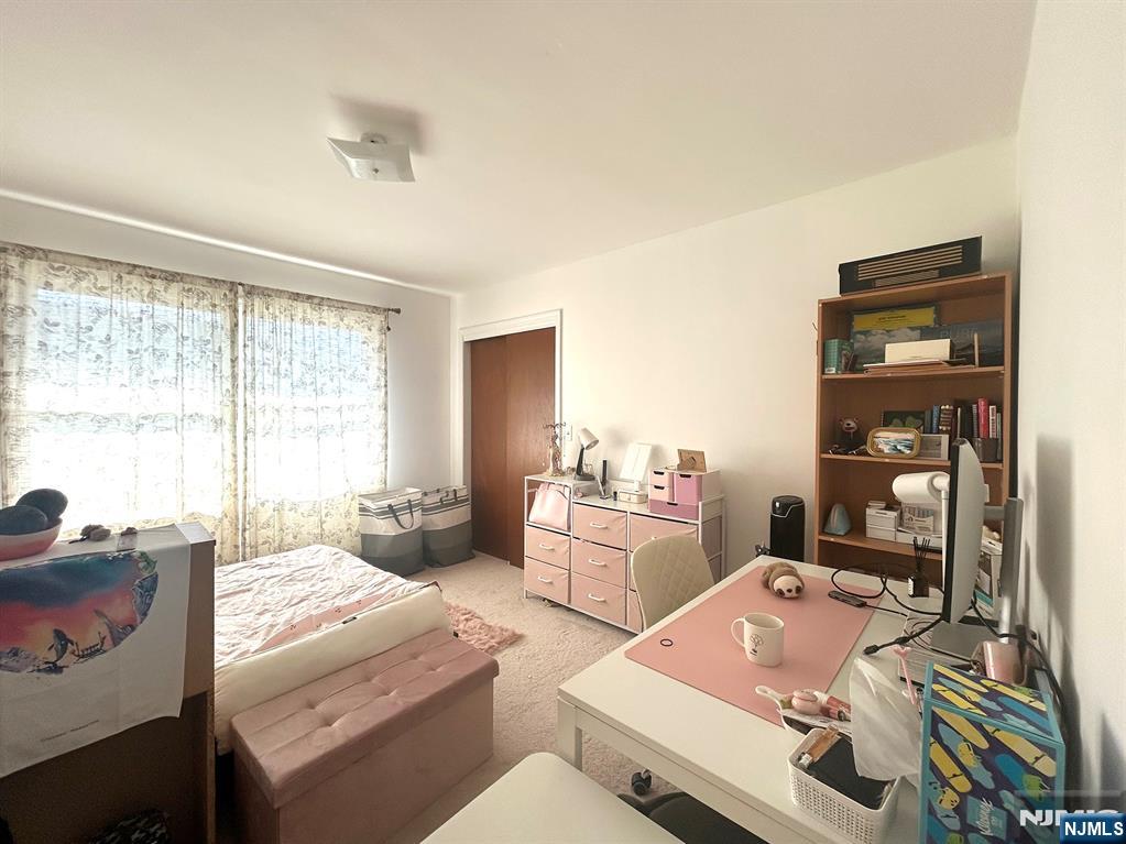 525 Stuyvesant Avenue — photo 32