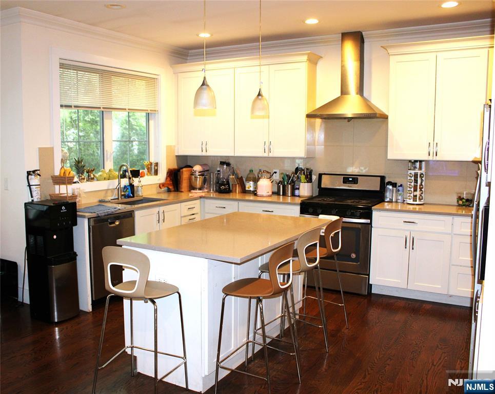 294-296 Tenafly Road - Photo 4