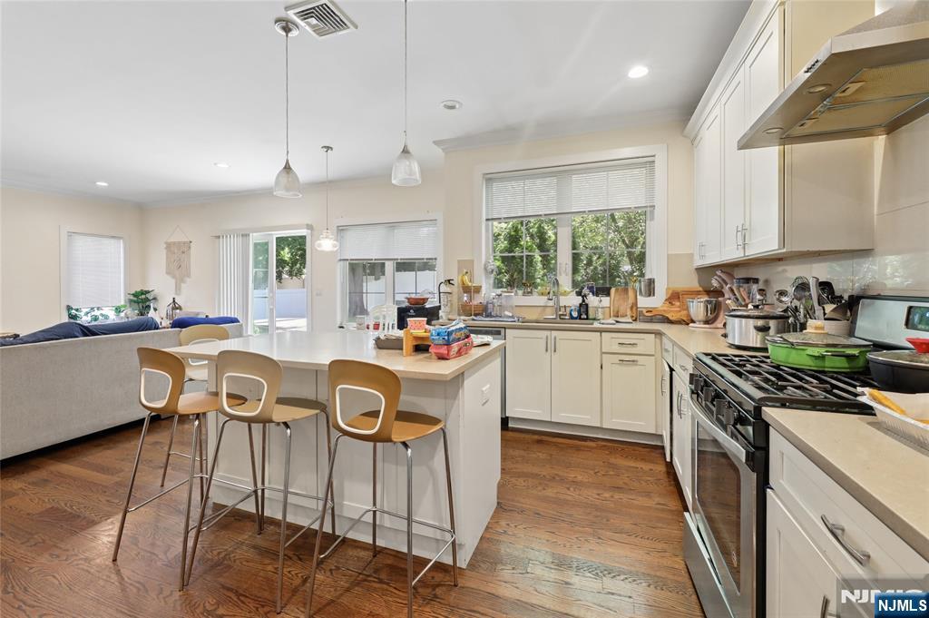 294-296 Tenafly Road - Photo 8