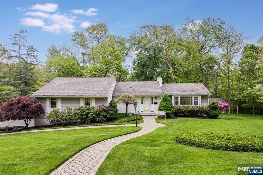 6 Driftway Street, Roseland NJ — listing photo