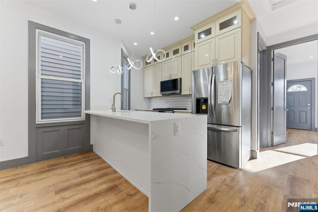 821 18th Street - Photo 5