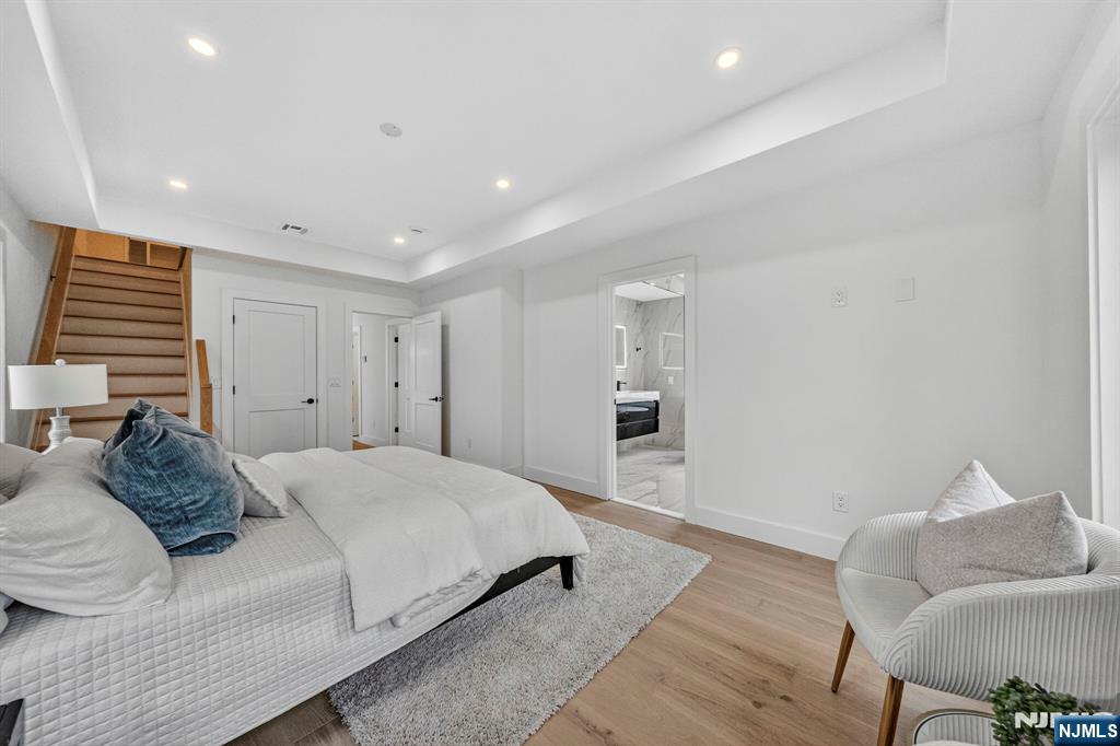 887 Linden Avenue — photo 25