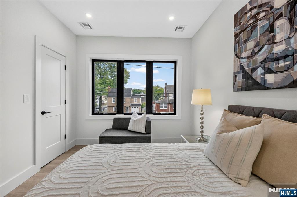 887 Linden Avenue — photo 37