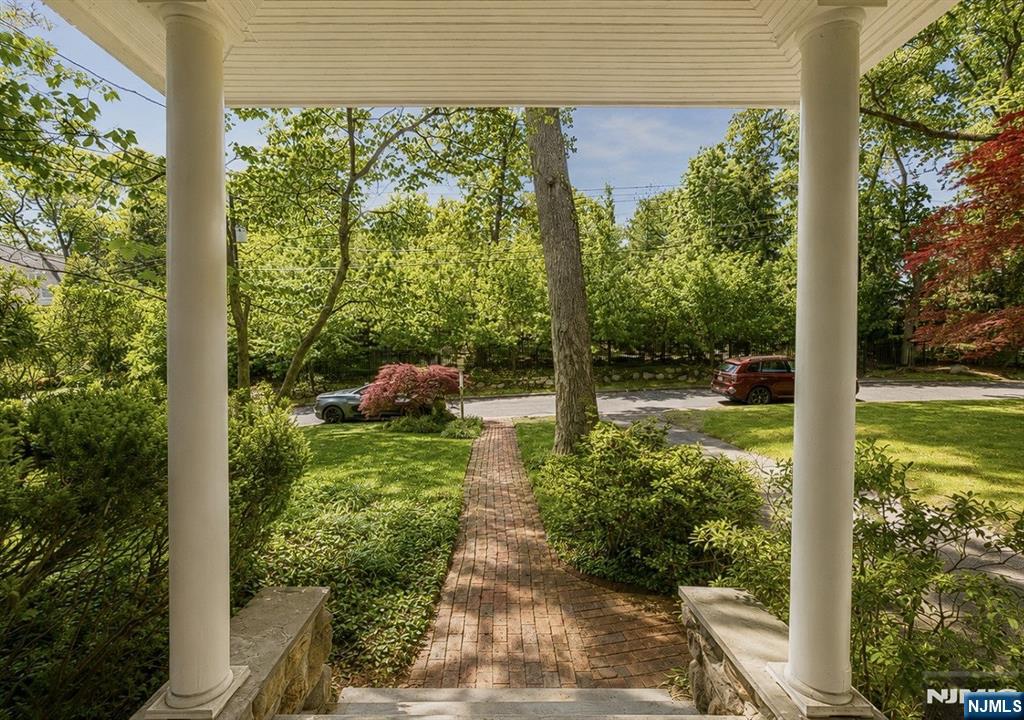 84 Valley View Avenue - Photo 2