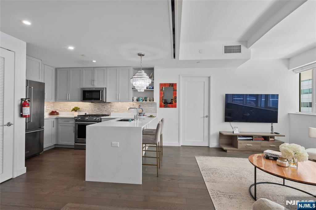 800 Ave At Port Imperial 508 - Photo 5