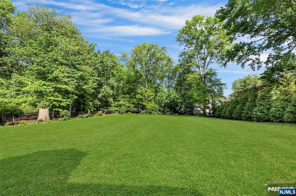 497 Tappan Rd, Norwood, NJ 07648