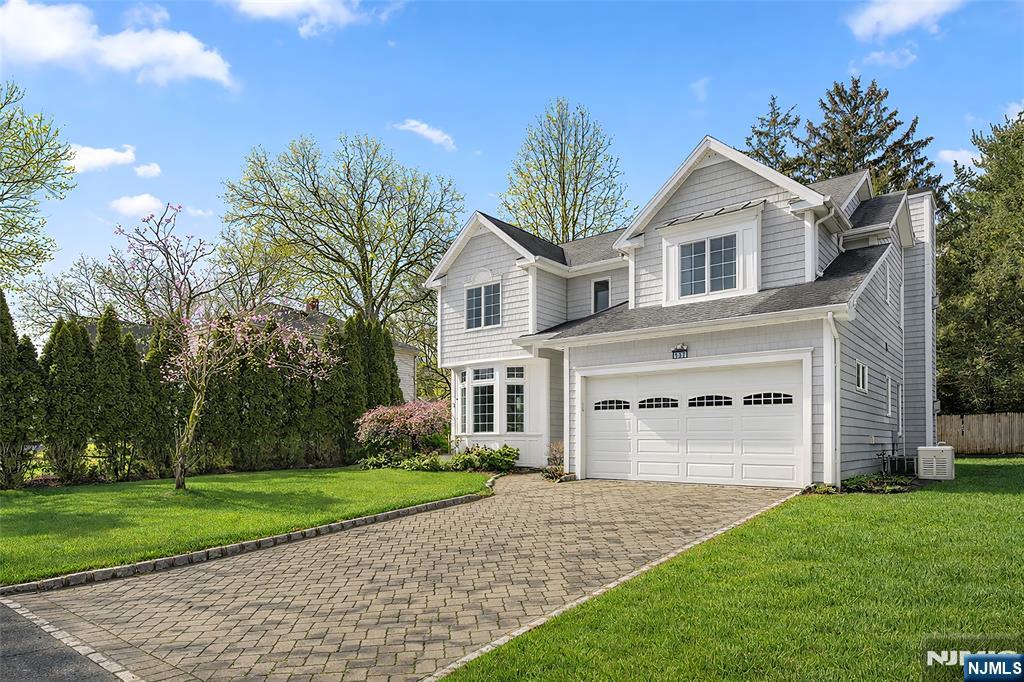 137 6th Street - Photo 1