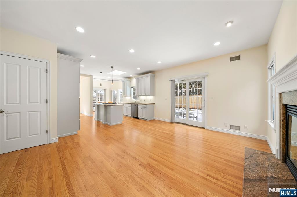 137 6th Street, Cresskill, NJ 07626 Listing Photo  10