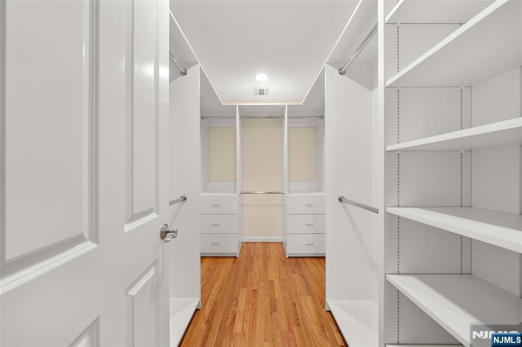 Walk-in Closet