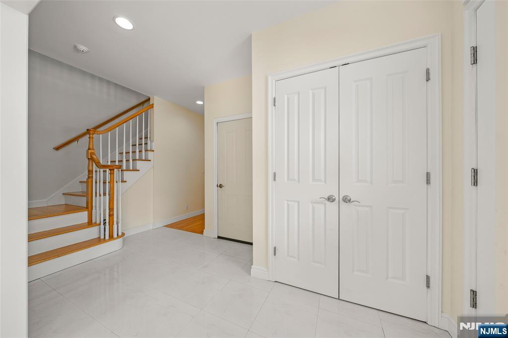 137 6th Street - Photo 4