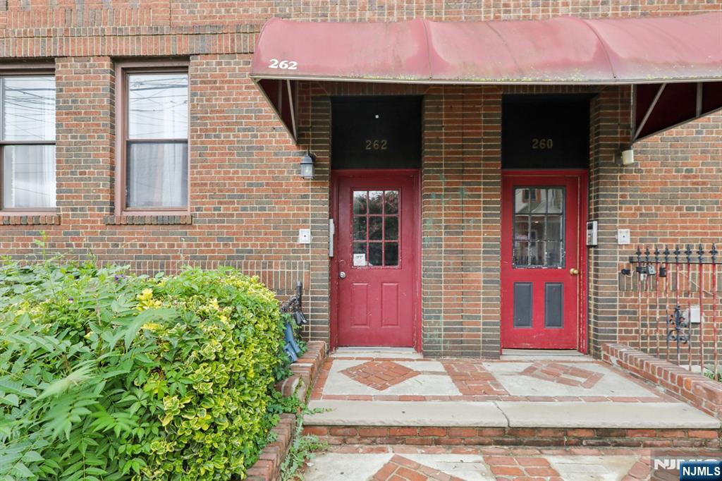 262 Clendenny Avenue 6 - Photo 3