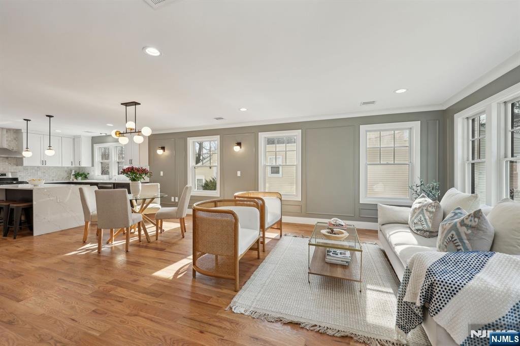 133 Forest Street 1F - Photo 2