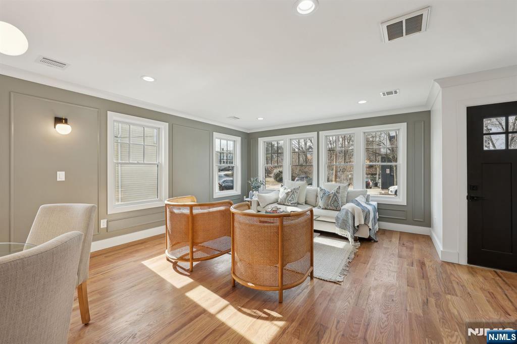 133 Forest Street 1F - Photo 4