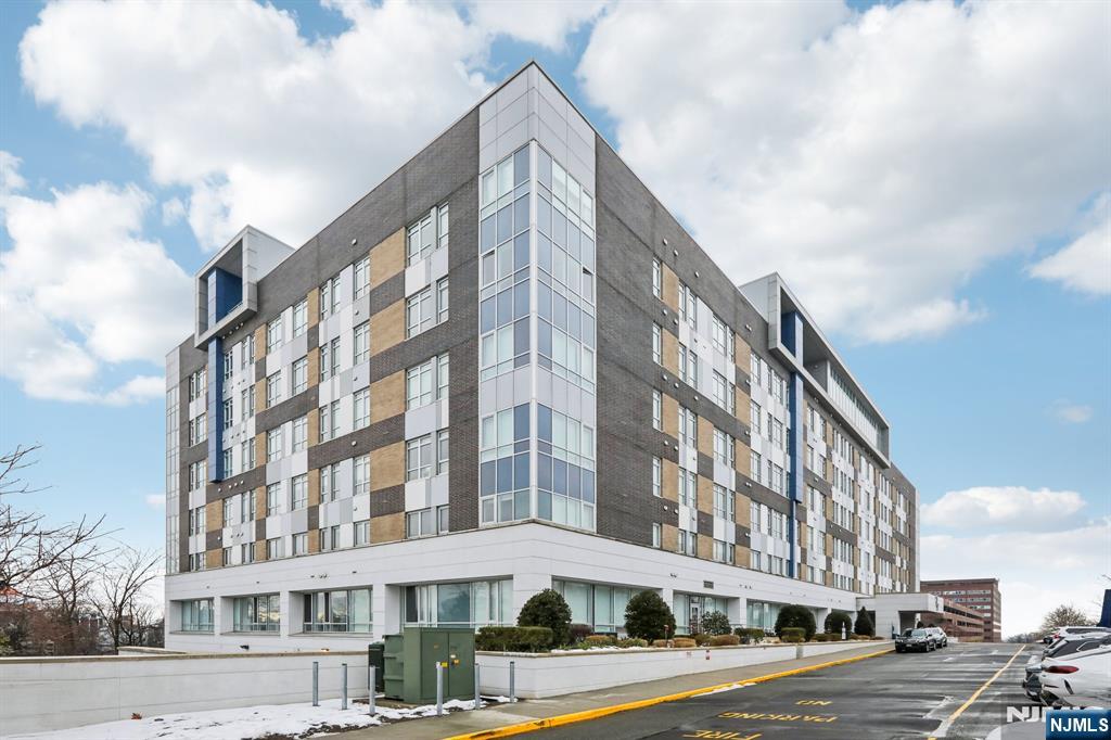 1 Executive Drive 214 - Photo 2