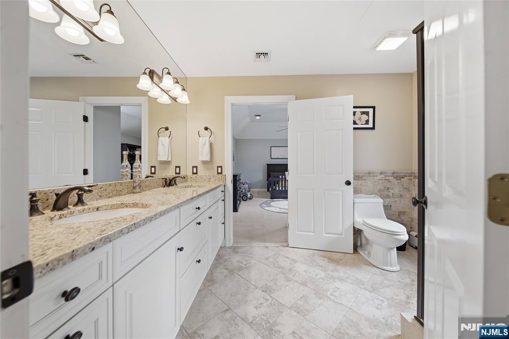 43 Walsh Drive, Mahwah, NJ 07430 Listing Photo  17
