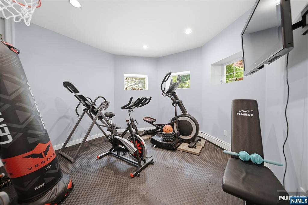 43 Walsh Drive, Mahwah, NJ 07430 Listing Photo  29