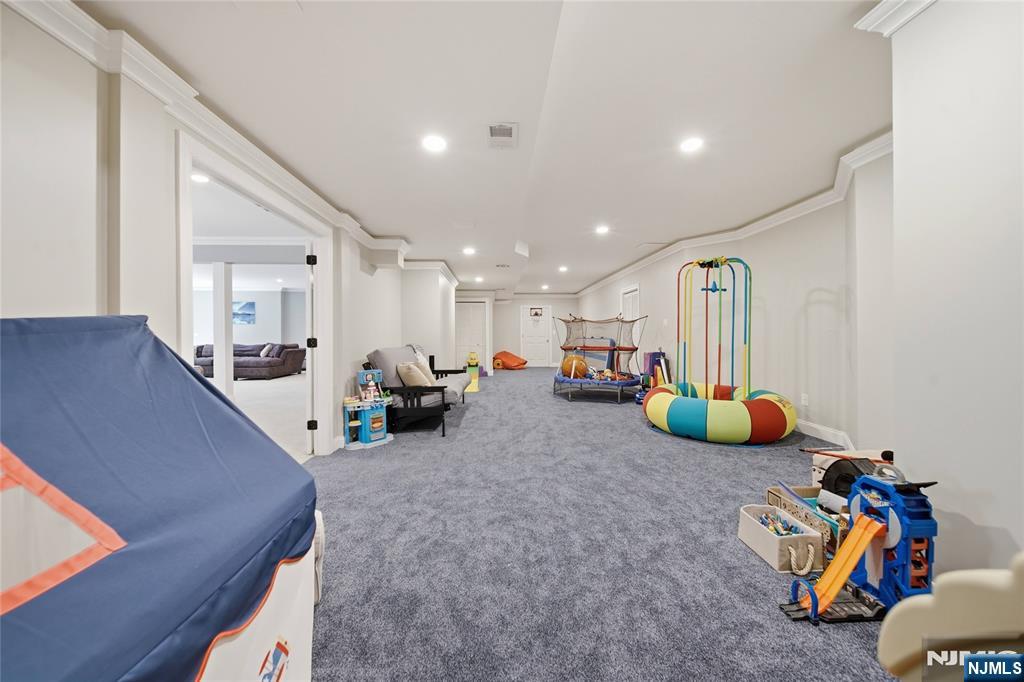 43 Walsh Drive, Mahwah, NJ 07430 Listing Photo  30