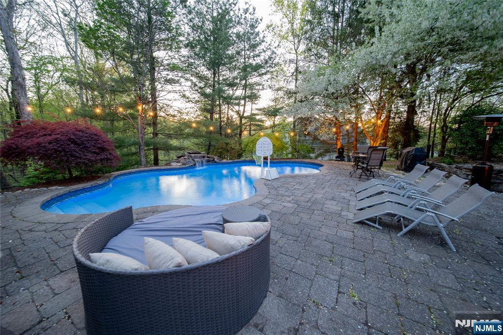 43 Walsh Drive, Mahwah, NJ 07430 Listing Photo  40