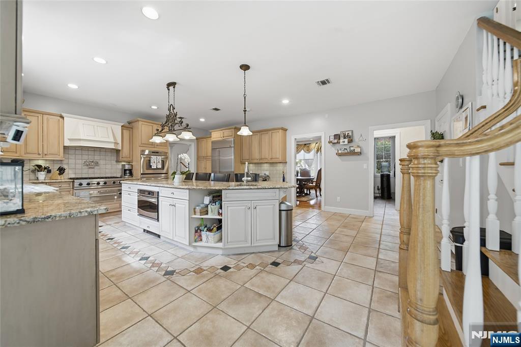 43 Walsh Drive, Mahwah, NJ 07430 Listing Photo  8