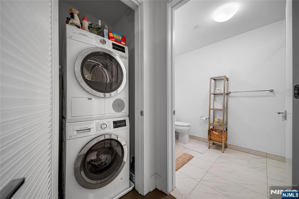 In-unit washer/dryer