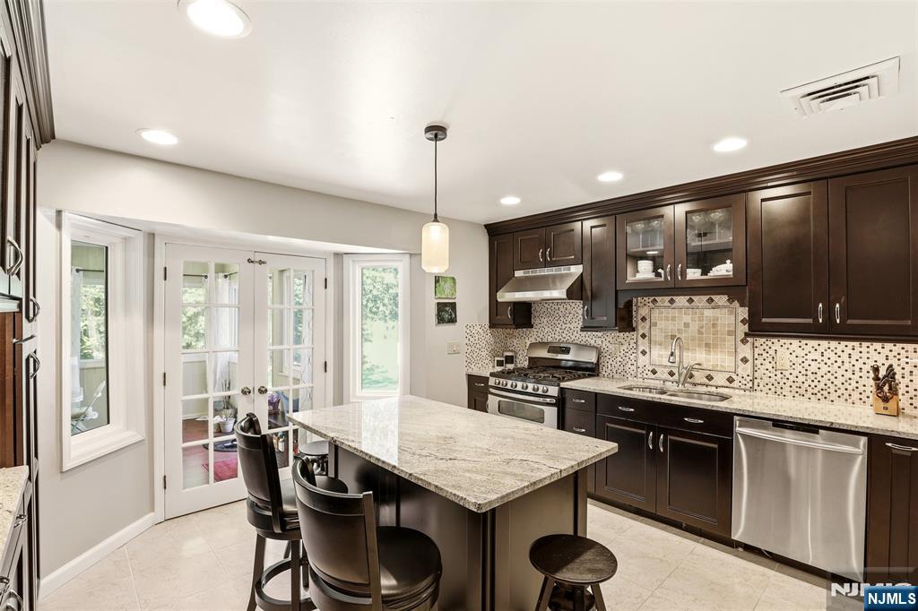 469 White Birch Drive — photo 9