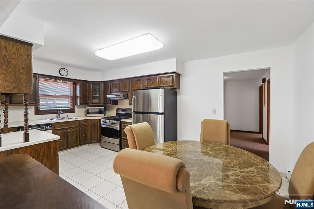 355 Chestnut Avenue - Photo 3