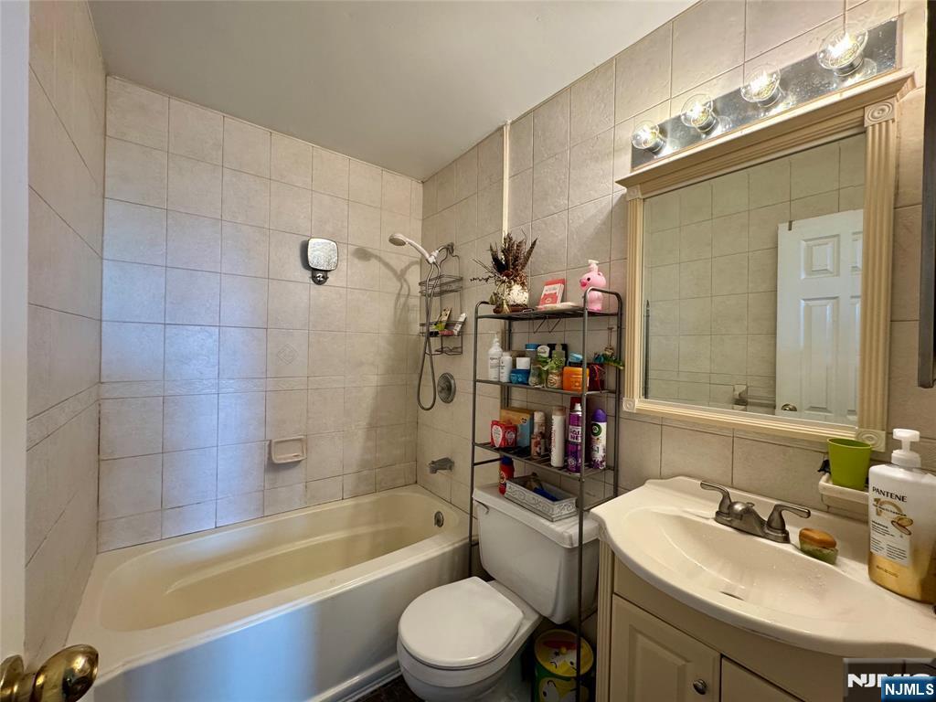 201 12th, #20, Palisades Park, NJ 07650 Listing Photo  8