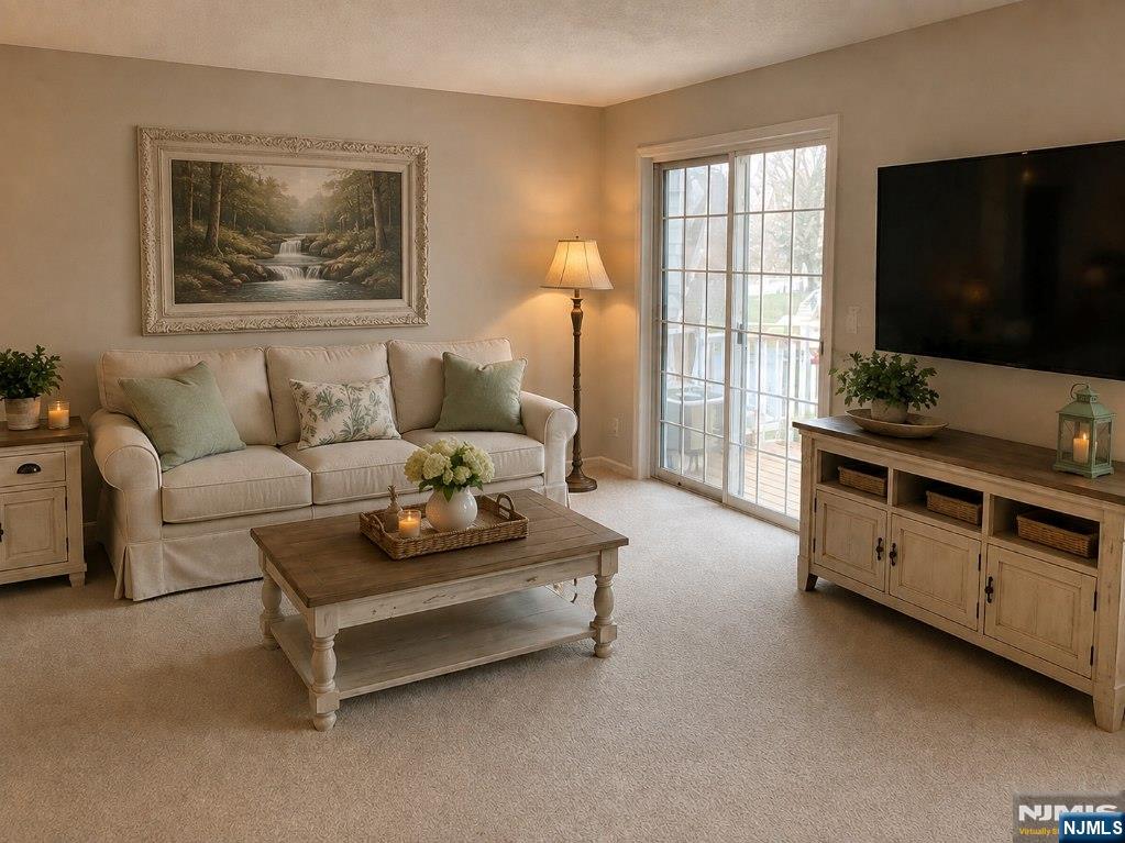 643 Plum Ter, Mahwah, NJ 07430