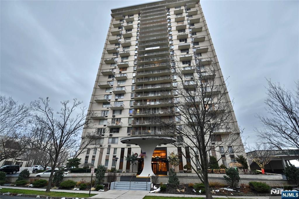 160 Overlook Avenue 3E2 - Photo 1