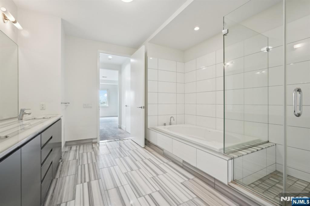 1 Executive, #605, Fort Lee, NJ 07024 Listing Photo  43
