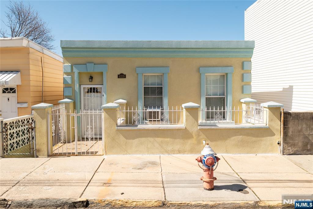 4319 Durham Avenue - Photo 1