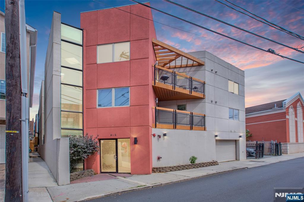 <p>Listings That Reflect Our Standards</p>
