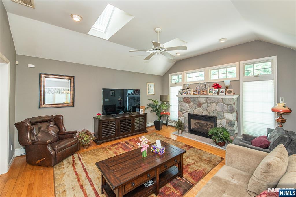 17 Morningside Circle, Little Falls, NJ 07424 Listing Photo  13