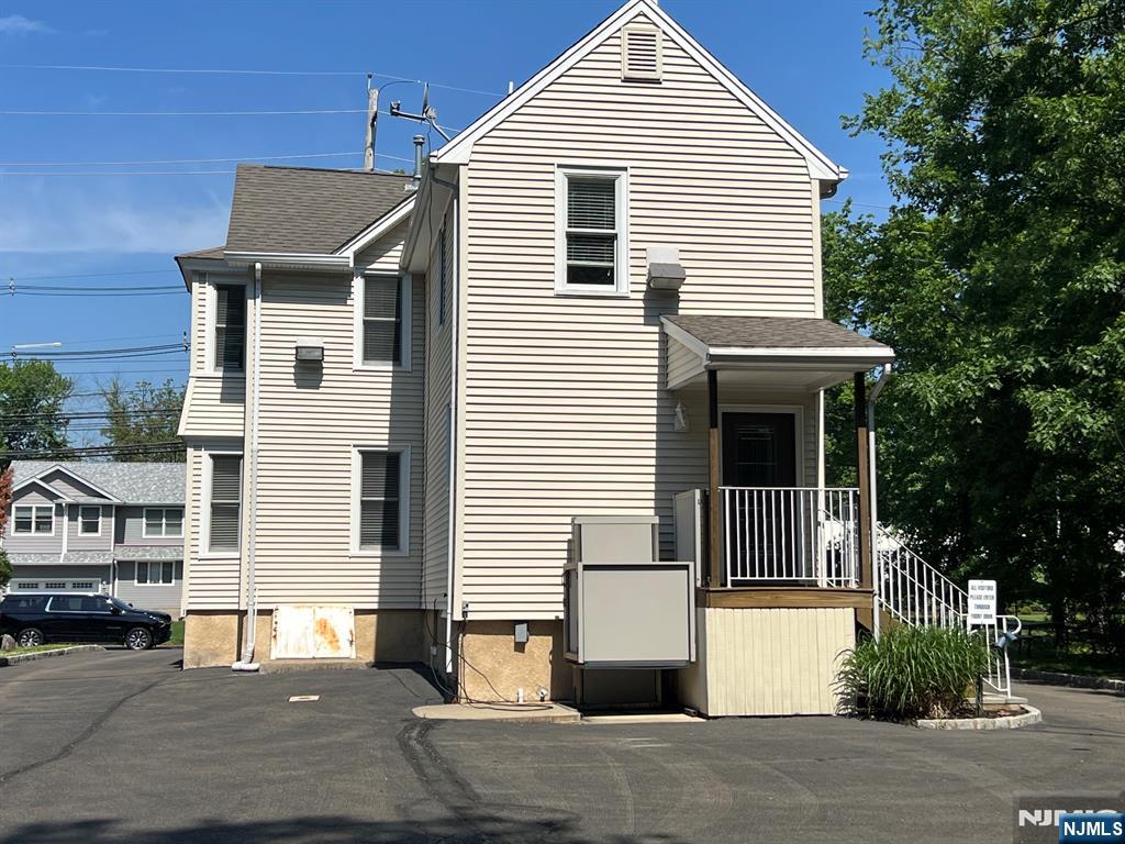 772 Union Boulevard — photo 4