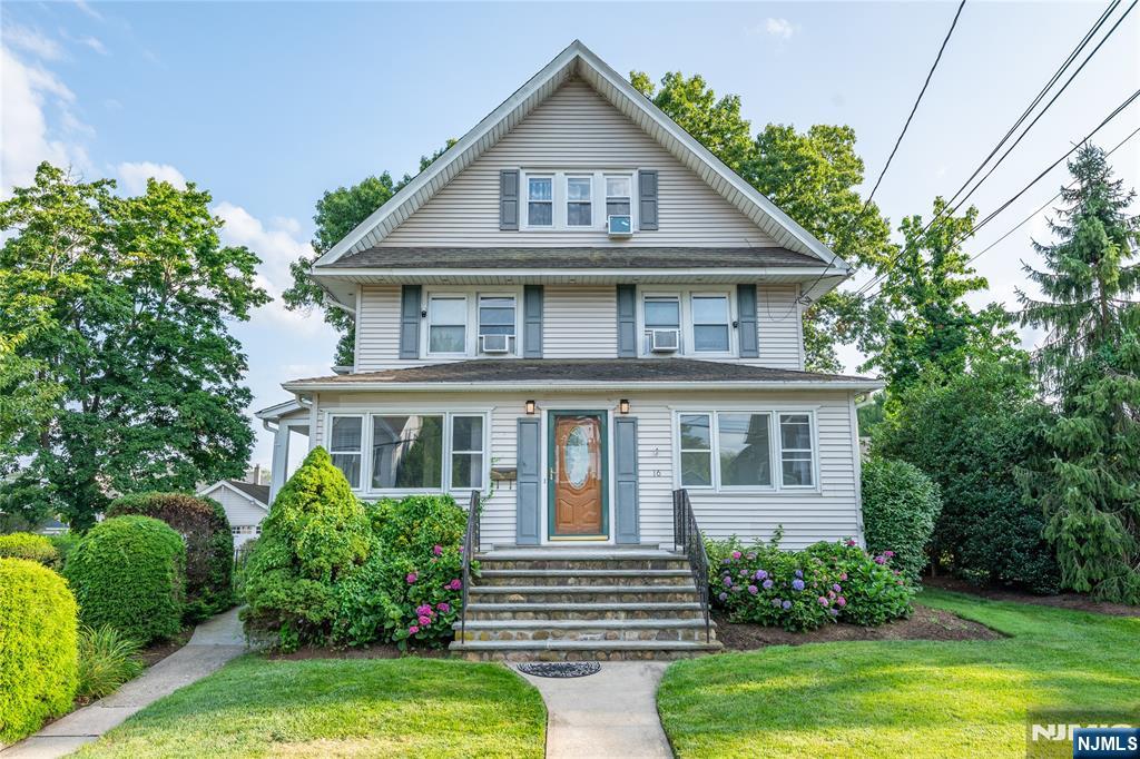16 Lincoln Place - Photo 1